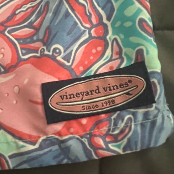 Vineyard Vines Boys Size 16 Pink and Blue Crab Print Swim Trunks - Picture 2 of 4